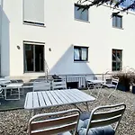 modernes Apartment, Terrasse und Garten am Lilienthalpark im Südwesten Berlins